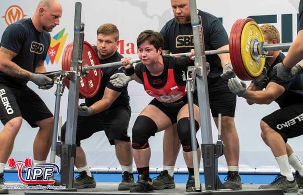 Knie Valgus: M. gluteus für M. adductor magnus bitte übernehmen
